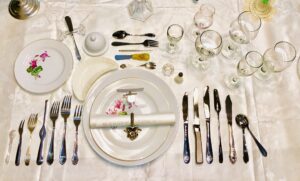 Comment dresser une table à la française ?