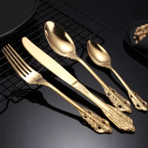 Comment nettoyer des couverts en argent doré ?